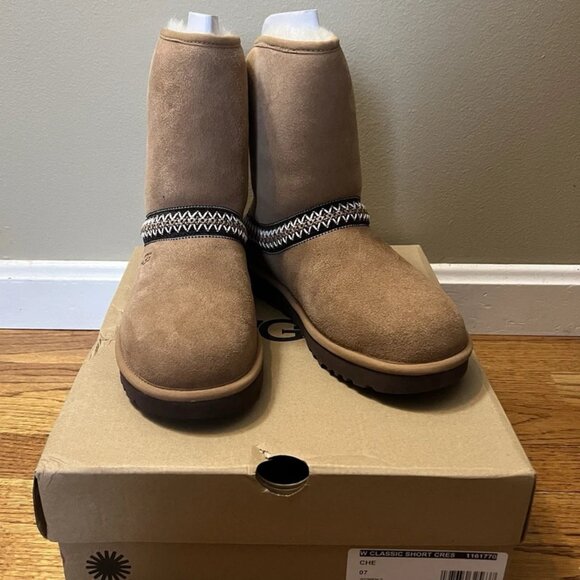NEW UGG Classic Short Crescent Bootie - US 7 / Brown - Picture 1 of 8